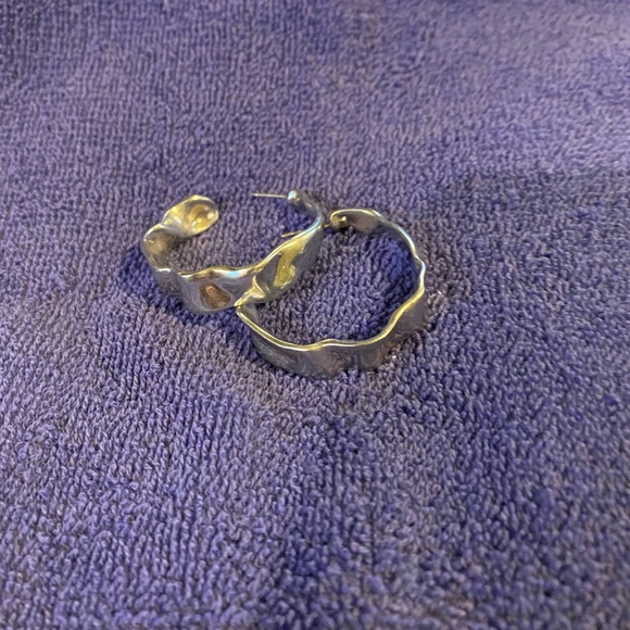 Silver loop earrings. - Picture 1 of 3